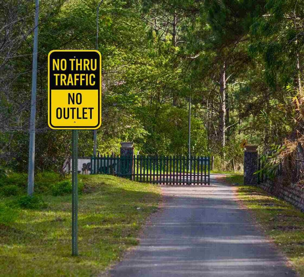No Outlet Sign Safety and Traffic Guide